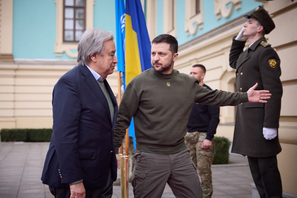 Der ukrainische Präsident Selenskyj empfängt UN-Generalsekretär Guterres in Kiew (Bild: Handout/Ukrainian Presidential Press Service/AFP)