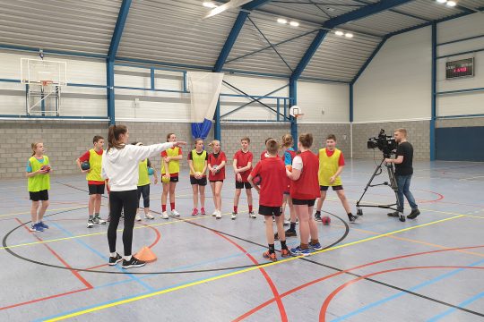 Handballklasse an der PDS Eupen (Bild: Lena Orban/BRF)