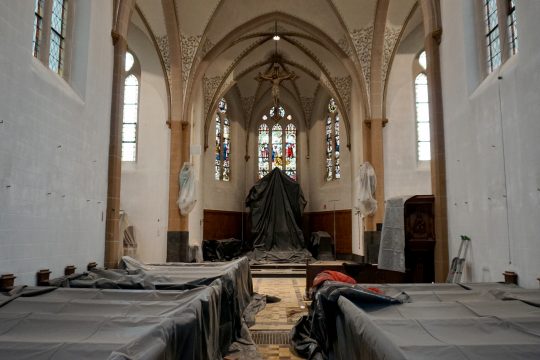 Instandsetzungsarbeiten an der Kirche Herbesthal (Bild: Victoria Wolf/BRF)