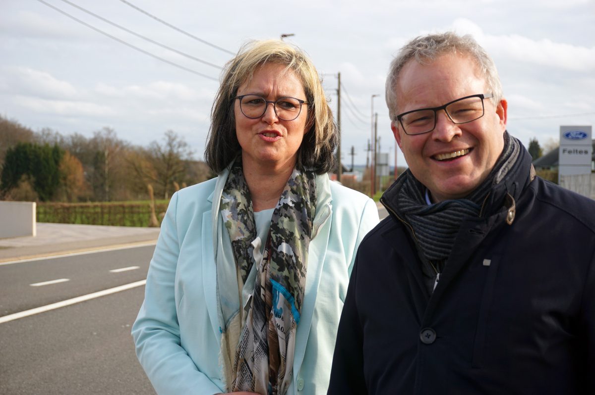 Minister Philippe Henry zu Besuch in Grüfflingen bei Bürgermeisterin Marion Dhur (Bild: Stephan Pesch/BRF)