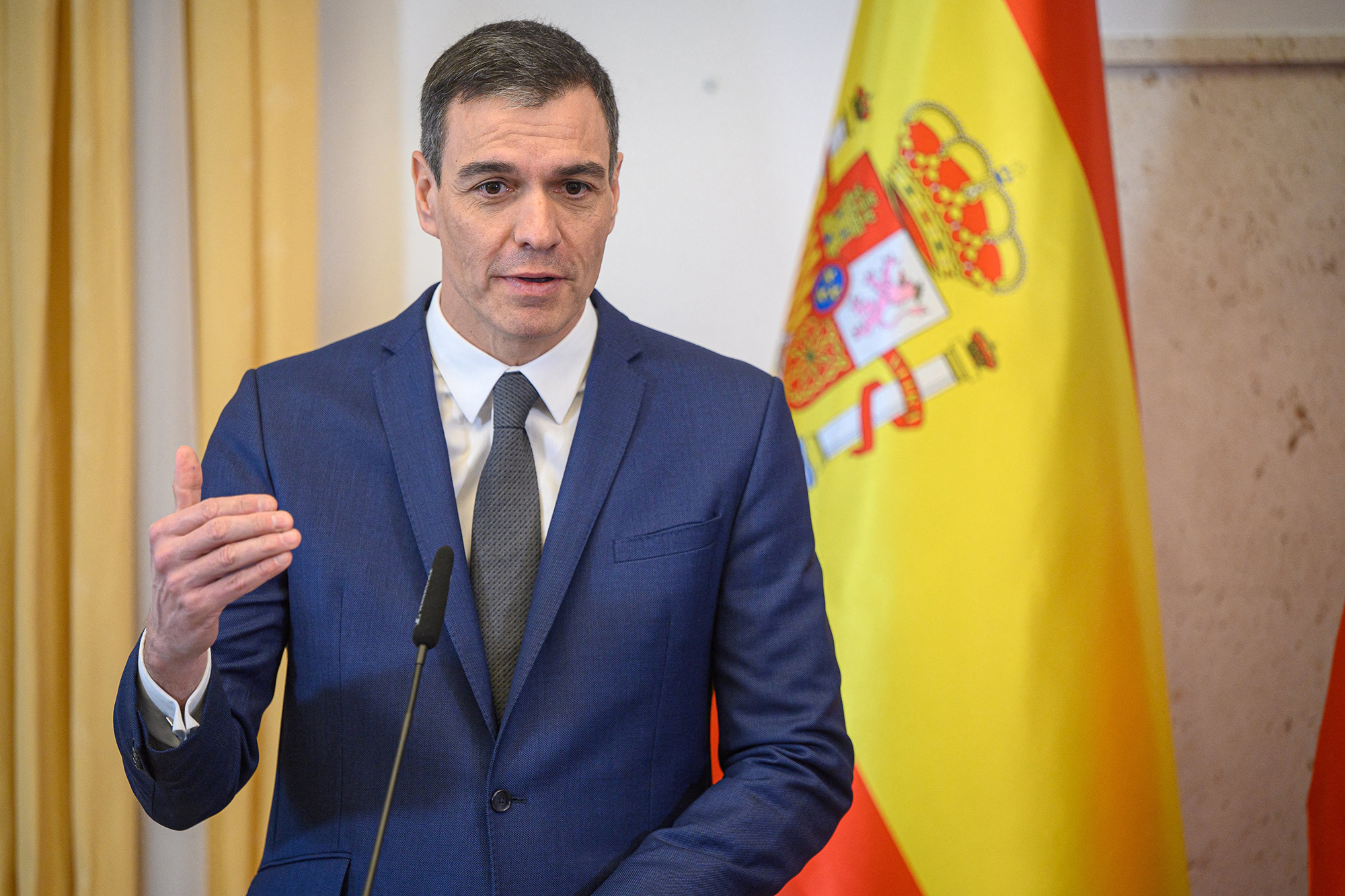 Spaniens Regierungschef Pedro Sánchez (Bild: Jure Makovec/AFP)