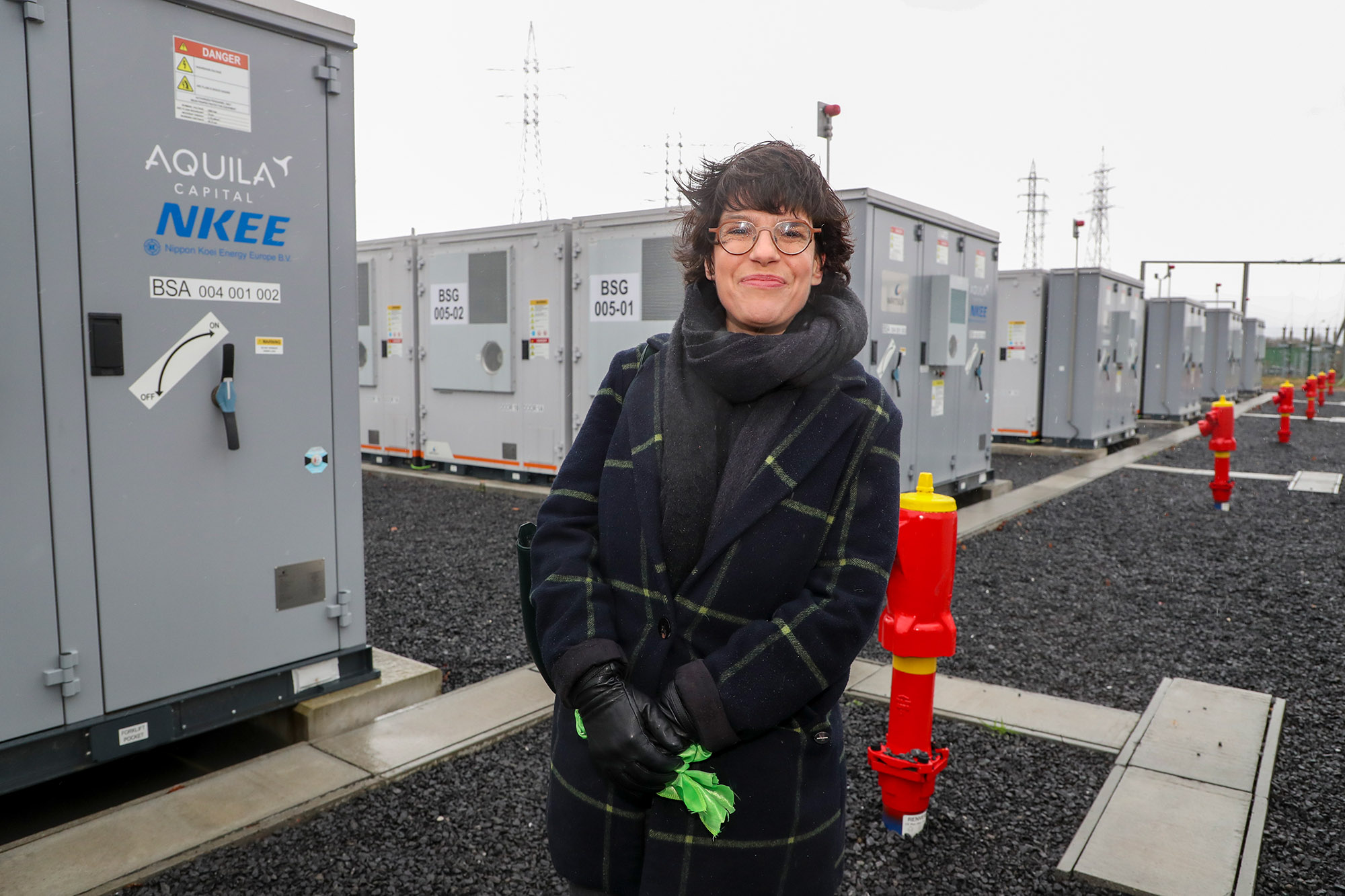 Tinne Van der Straeten bei der Eröffnung eines neuen Batterieparks (Bild: Nicolas Maeterlinck/Belga)