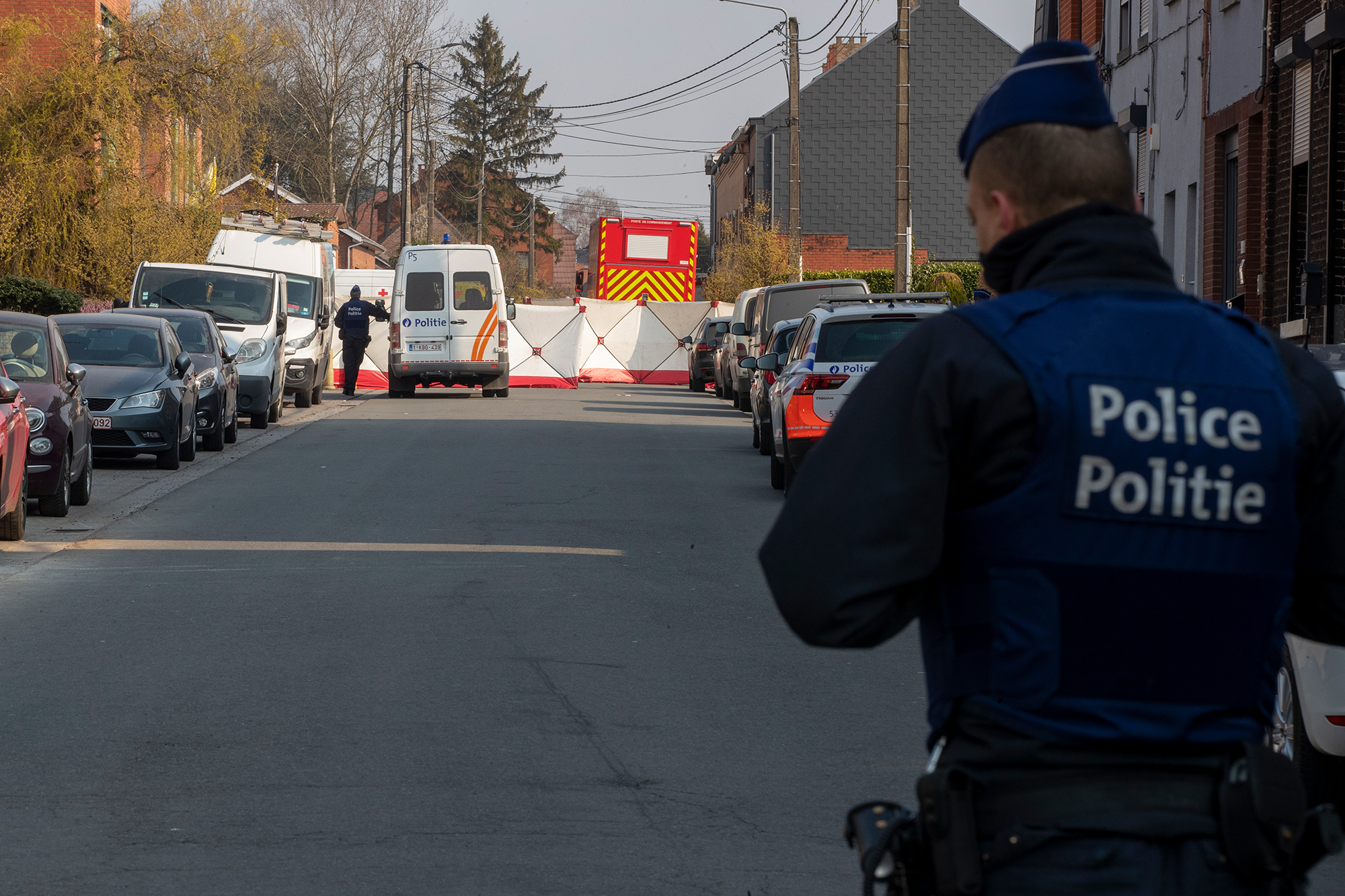 Polizei am 20. März 2022 am Tatort in Strépy-Bracquegnies (Bild: Nicolas Maeterlinck/Belga)