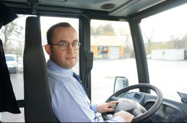 TEC-Busfahrer Jannick Bergmann (Bild: Dogan Malicki/BRF)