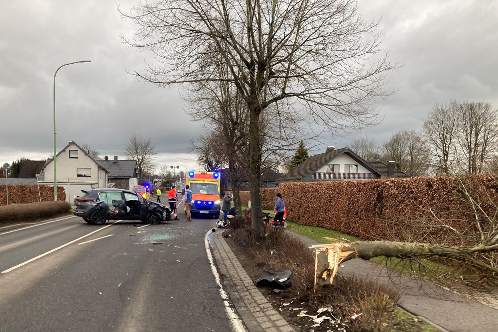 Der Unfall ereignete sich auf der Trierer Straße von Konzen Richtung Imgenbroich (Bild: Polizei Aachen)