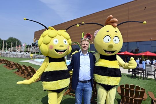 Steve Van den Kerkhof, CEO der Plopsa-Gruppe, während der Eröffnung des Wasservergnügungsparks Plopsaqua Landen-Hannuit im Juni 2021 (Bild: Eric Lalmand/Belga)