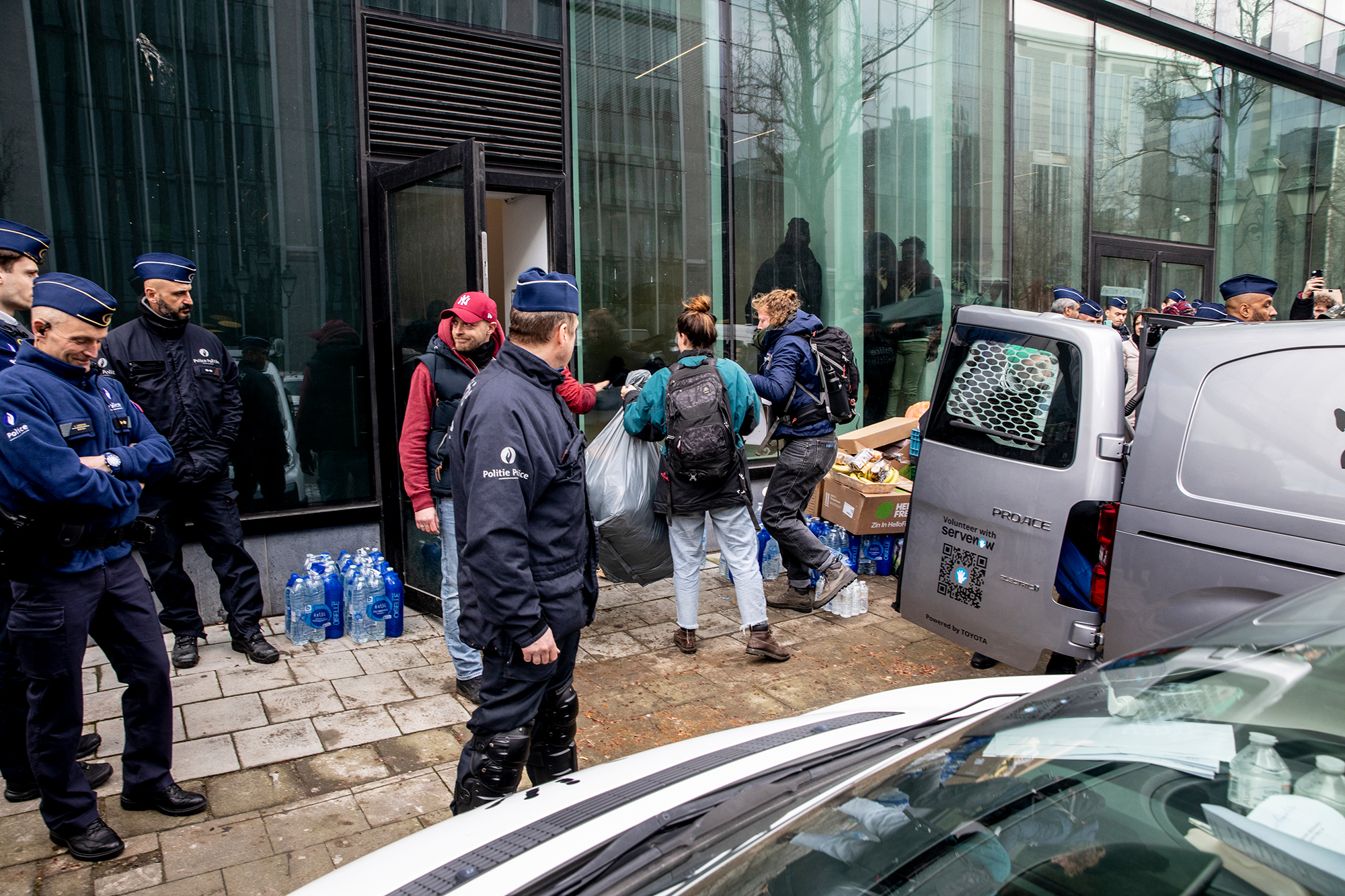 Hausbesetzer in Brüssel bekommen Verpflegung