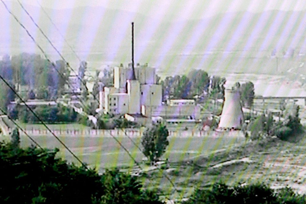 Das Bild aus einem TV-Bericht des südkoreanischen Fernsehens zeigt die Atomanlagen in Yongbyon, Nordkorea (Archivbild: Jeon Heon-Kyun/EPA)