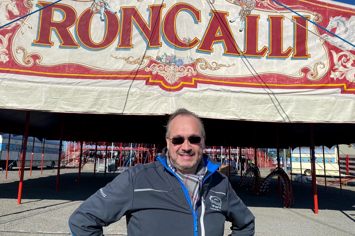 Patrick Philadelphia, Betriebsleiter vom Circus Roncalli (Bild: Victoria Wolf/BRF)