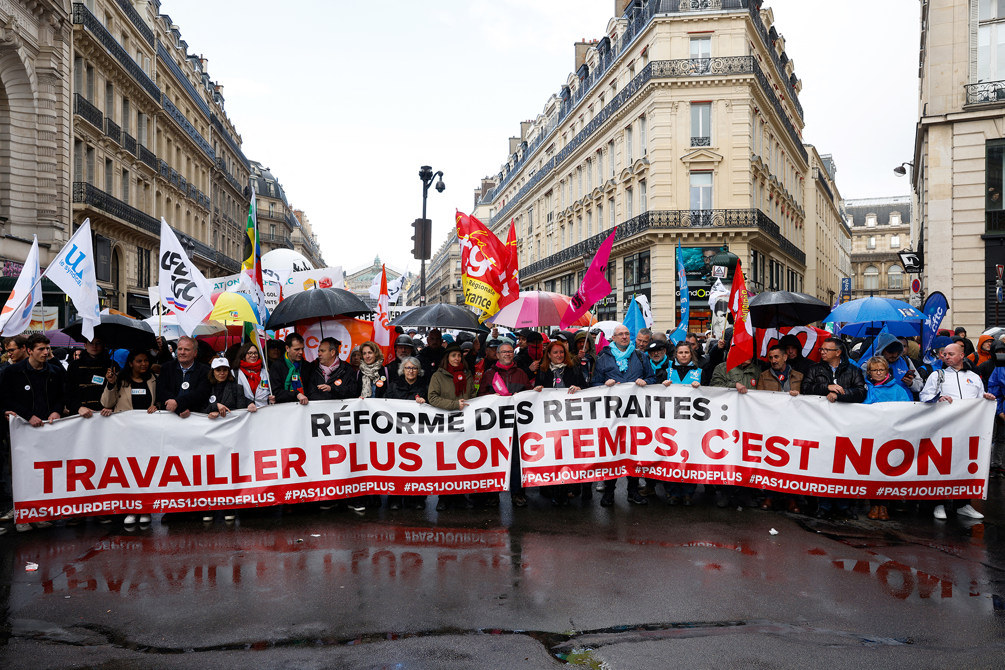 Protest gegen die Rentenreform am Donnerstag in Paris (Bild: Geoffroy Van der Hasselt/AFP)