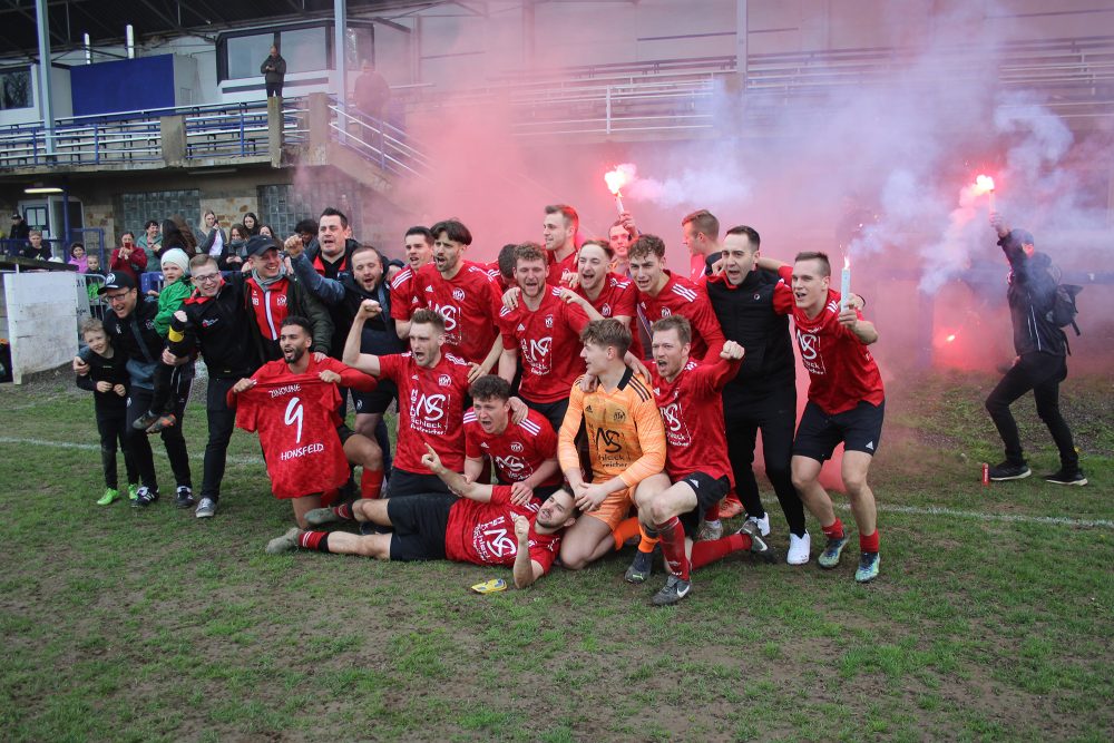 Honsfelder SV feiert Meistertitel und Aufstieg in die 2. Provinzklasse C (Bild: Christoph Heeren/BRF)