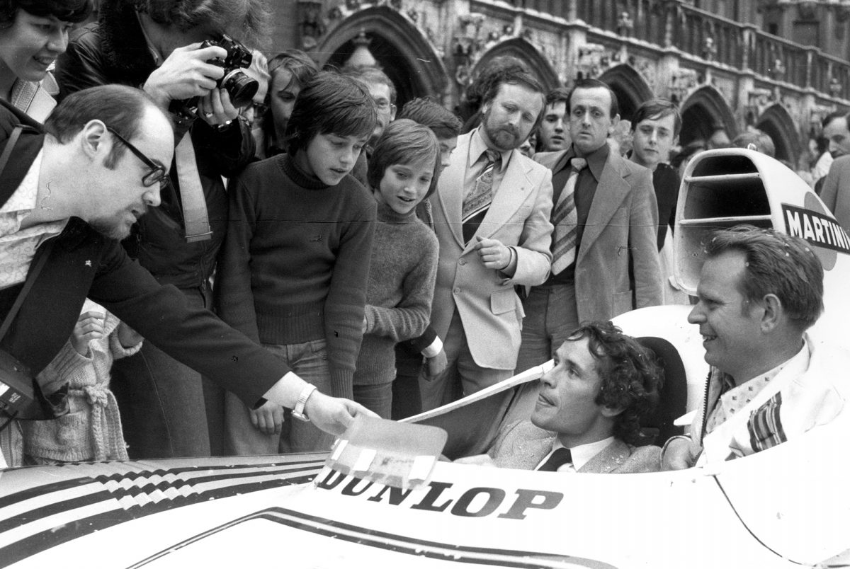 Jacky Ickx im Juni 1977 nach einem Sieg beim "24-Stunden-Rennen" von Le Mans (Archivbild: Belga) 