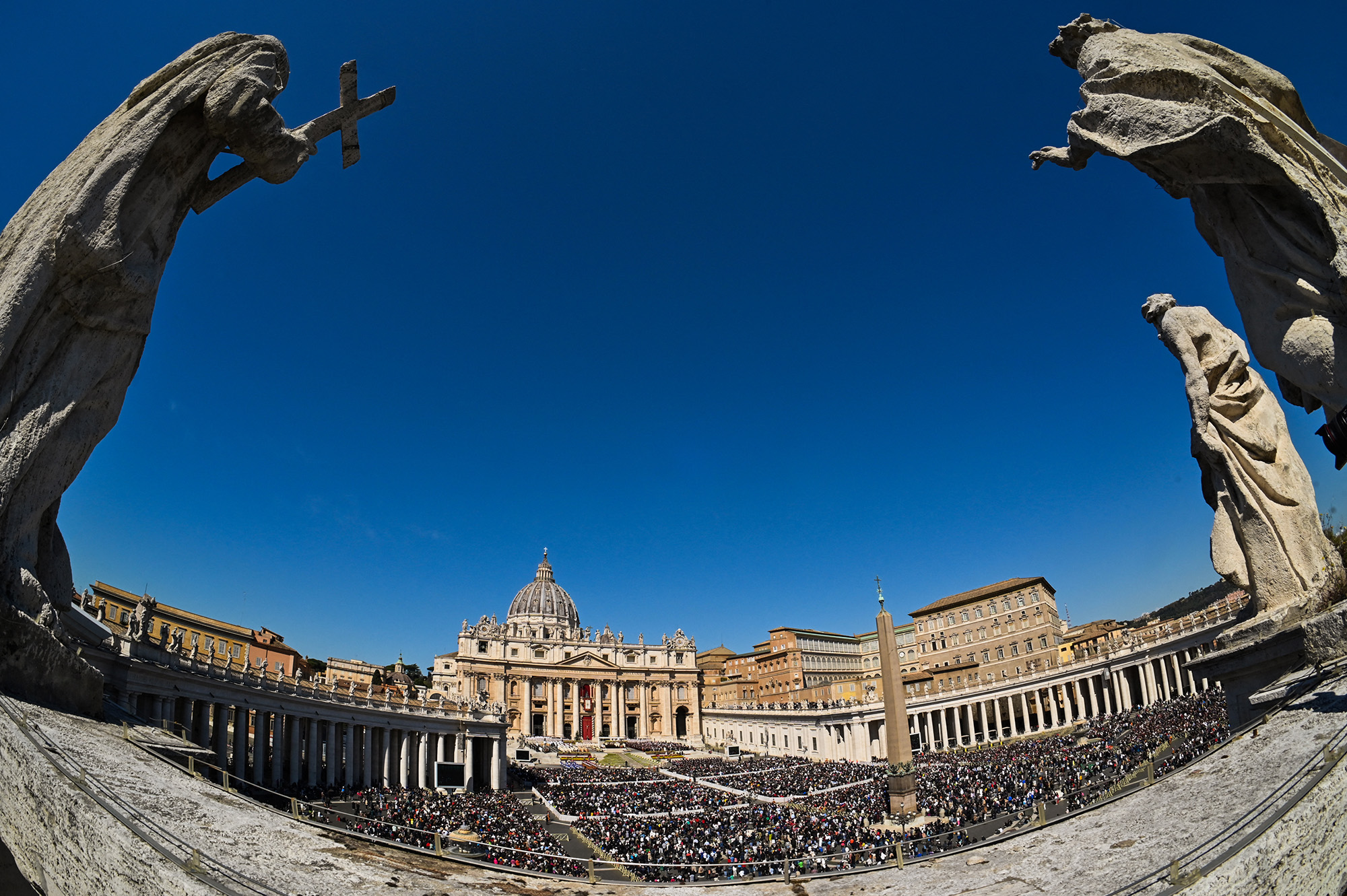 Ostermesse auf dem Petersplatz im Vatikan (Bild: Andreas Solaro/AFP)