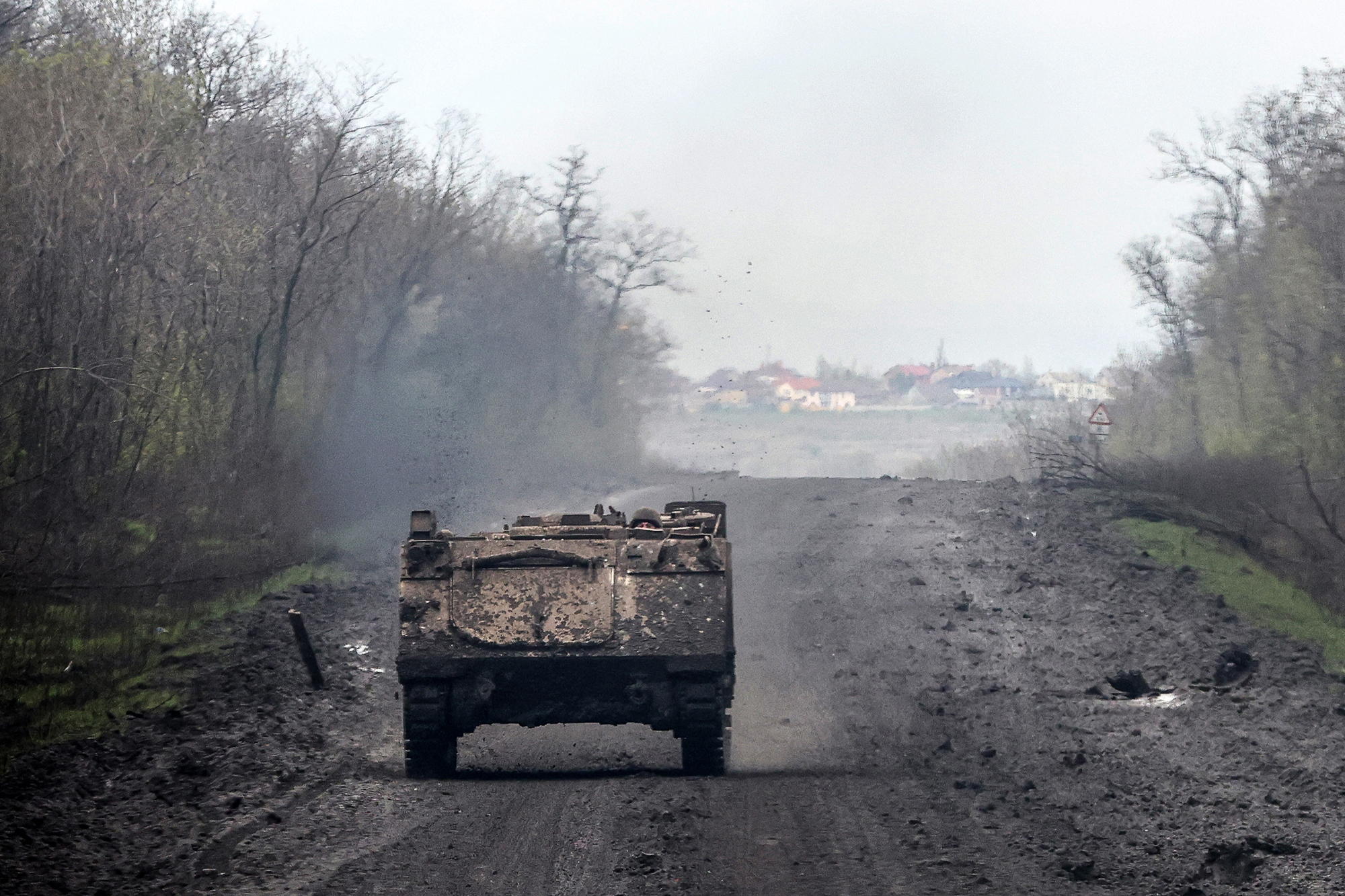 Panzer in der Region Donezk (Bild: Anatolii Stepanov/AFP)