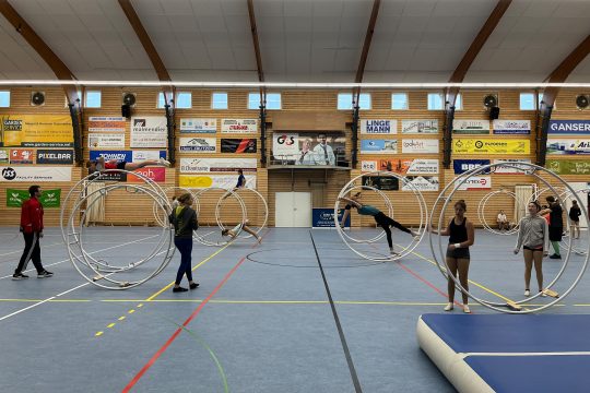 Rhönradturner aus Eupen, Israel und Österreich kamen zusammen beim Erasmus+-Projekt des Eupener Turnvereins (Bild: Robin Emonts/BRF)