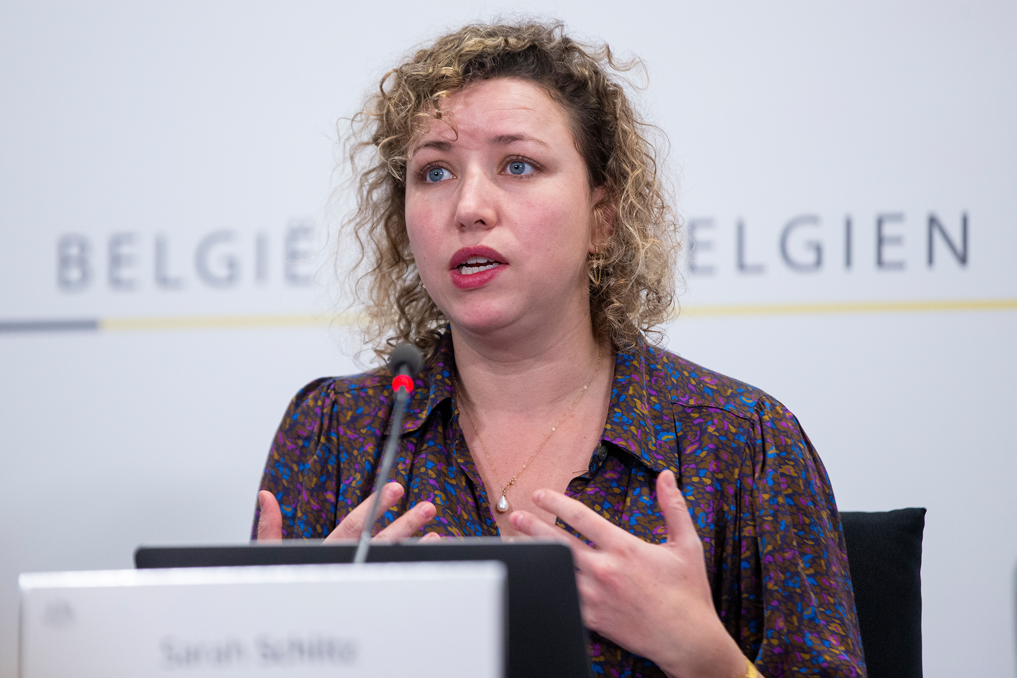Staatssekretärin Sarah Schlitz (Bild: Nicolas Maeterlinck/Belga)