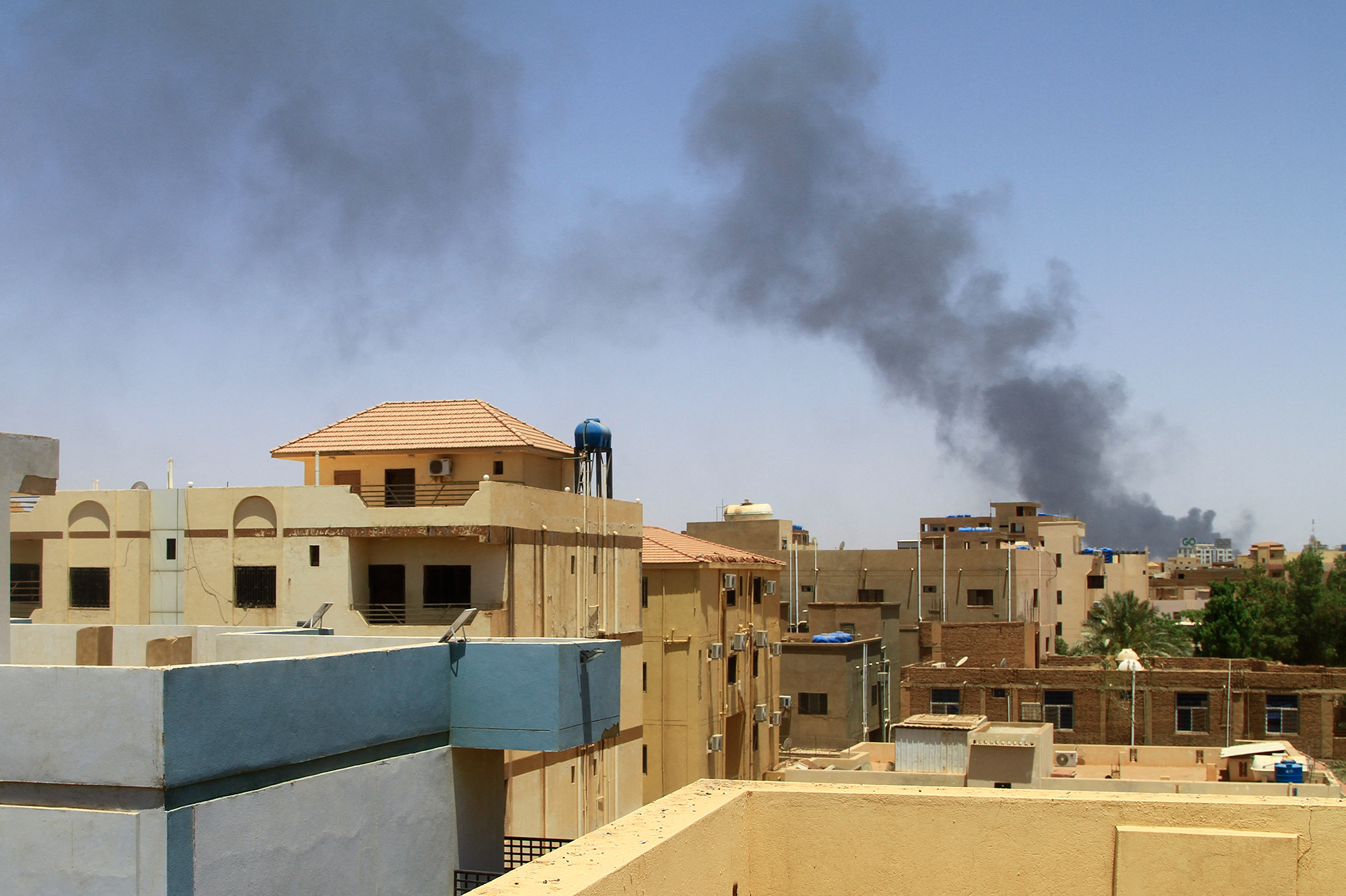 Rauchwolken über der sudanesischen Hauptstadt Khartum (Bild: AFP)