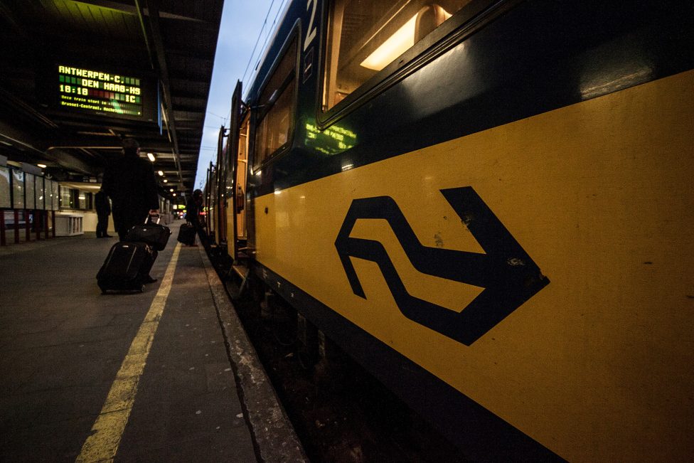 Zug der niederländischen Bahn (Illustrationsbild)