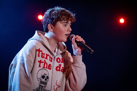 Adrian Cormann aus Eynatten bei "The Voice Kids" (Bild: Claudius Pflug)