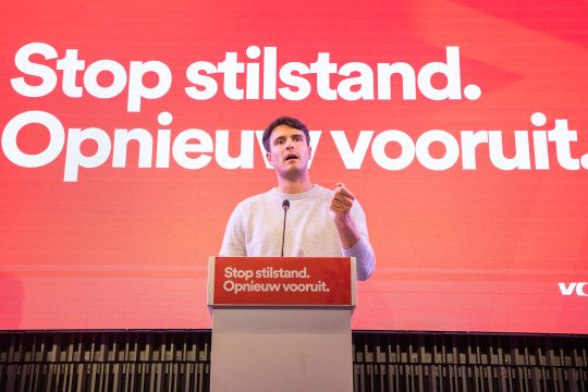 Der Vooruit-Vorsitzende Conner Rousseau (Bild: Nicolas Maeterlinck/Belga)