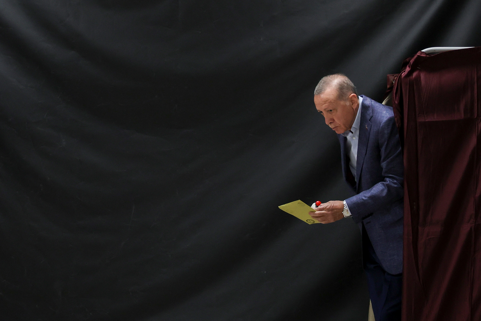 Der türkische Präsident Erdogan bei der Stimmabgabe (Bild: Umit Bektas/Pool/AFP)