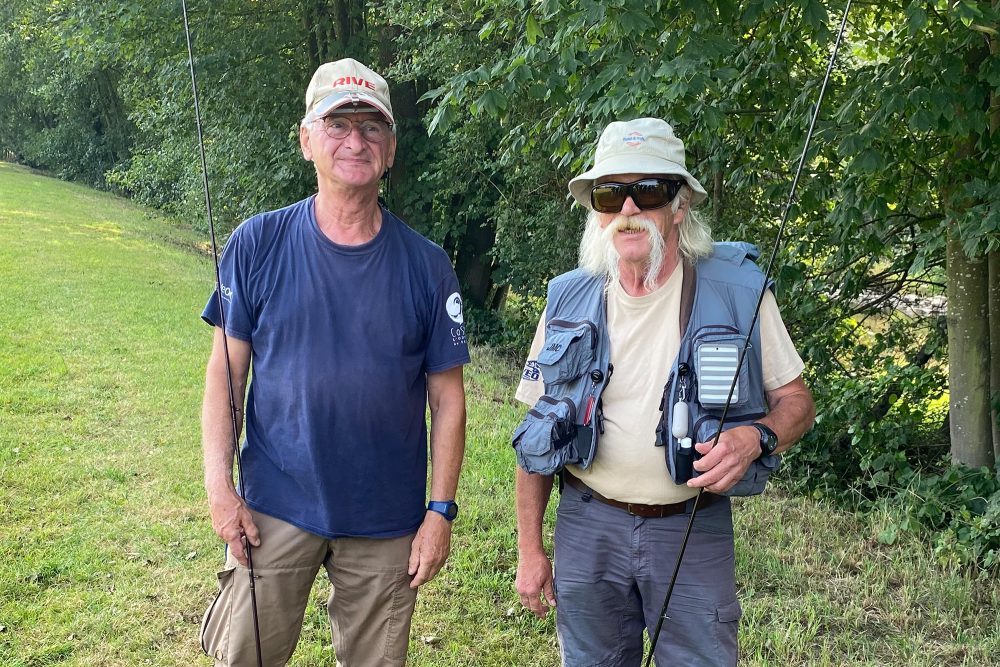 Die „Lehrmeister“ im Fliegenfischen von der Organisation Riveo: Francis Dansloi und Dany Marchand (Bild: Horst Senker/BRF)