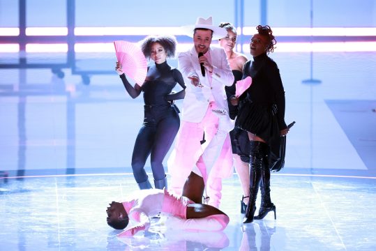 Gustaph mit "Because Of You" im Halbfinale des ESC 2023 (Bild: Sanjin Strukix/Pixsell/Belga)