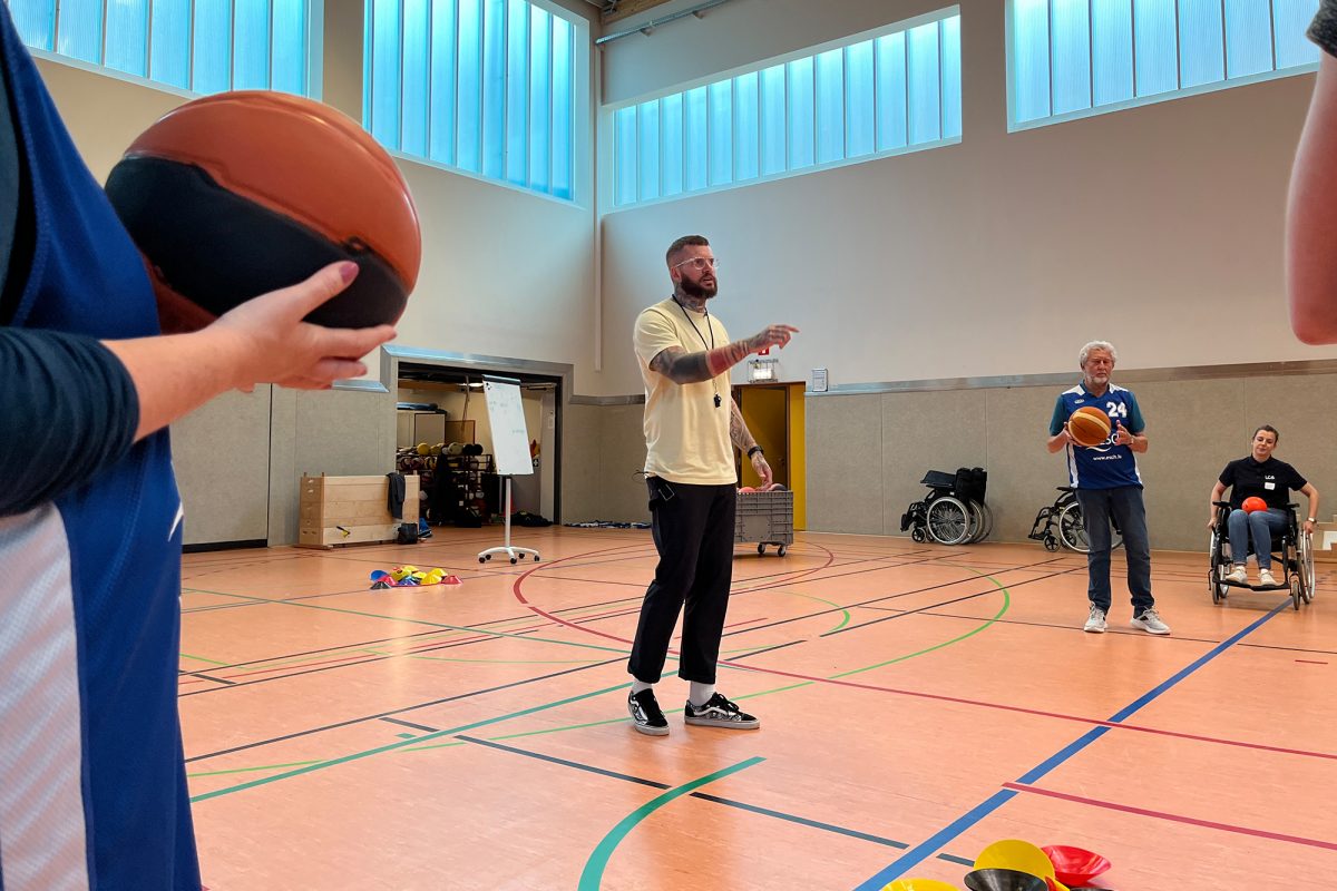 Inklusion durch Sport: "Baskin"-Training mit Matthias Clooth am KAE (Bild: Robin Emonts/BRF)
