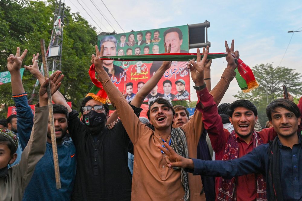 Unterstützer von Imran Khan am Donnerstag in Lahore (Bild: Arif Ali/AFP)