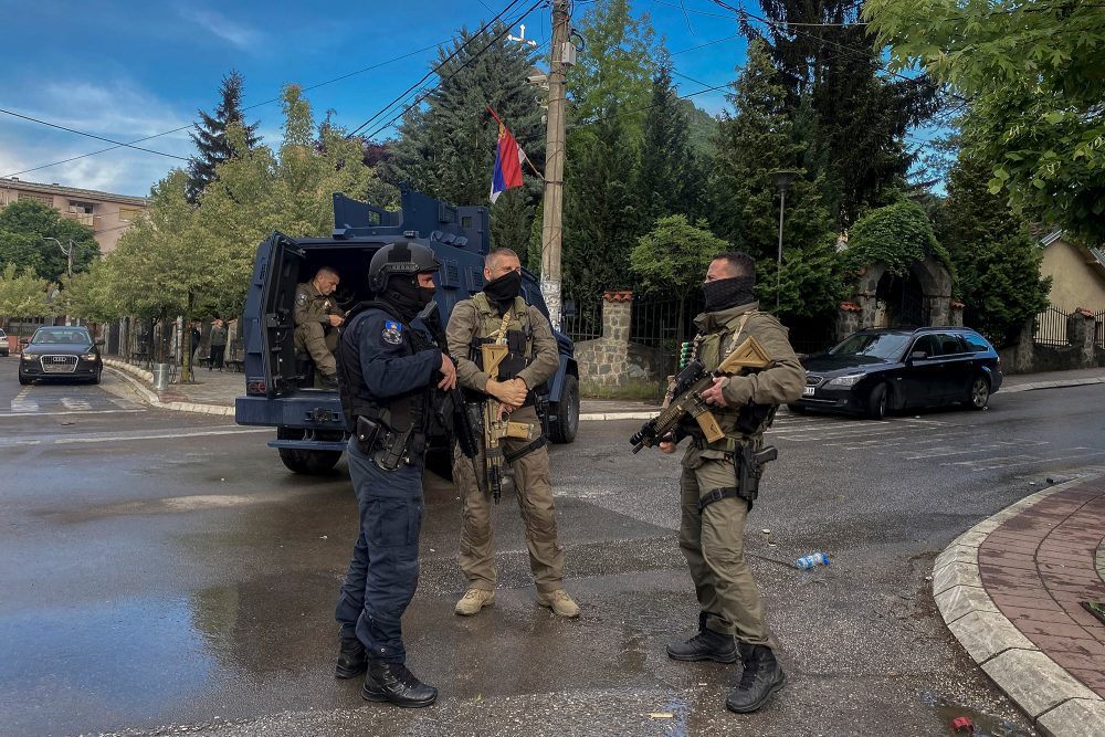 Spezialeinheit der kosovarischen Polizei in der Stadt Zvecan (Bild: Stringer/AFP)