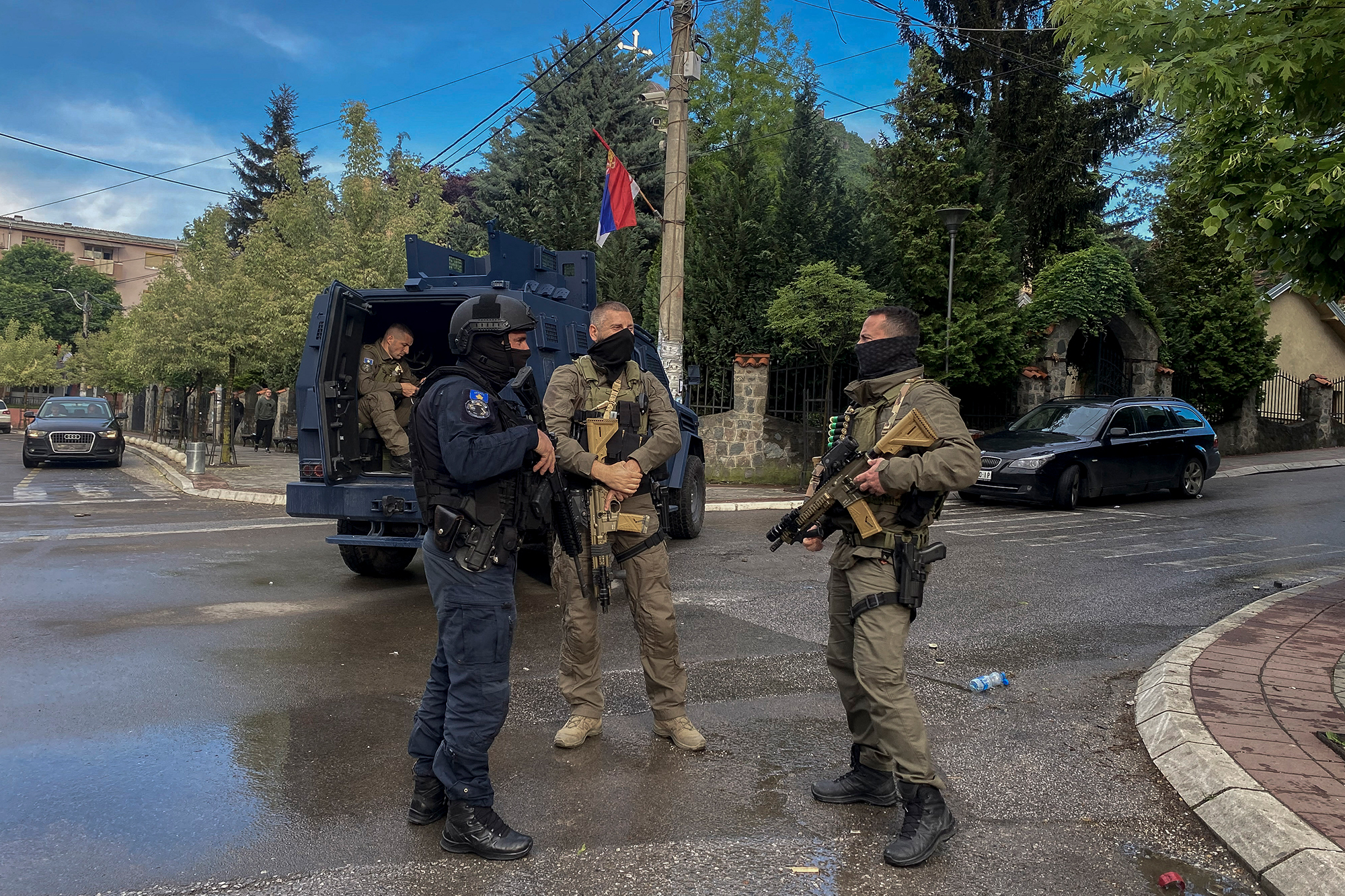 Spezialeinheit der kosovarischen Polizei in der Stadt Zvecan (Bild: Stringer/AFP)