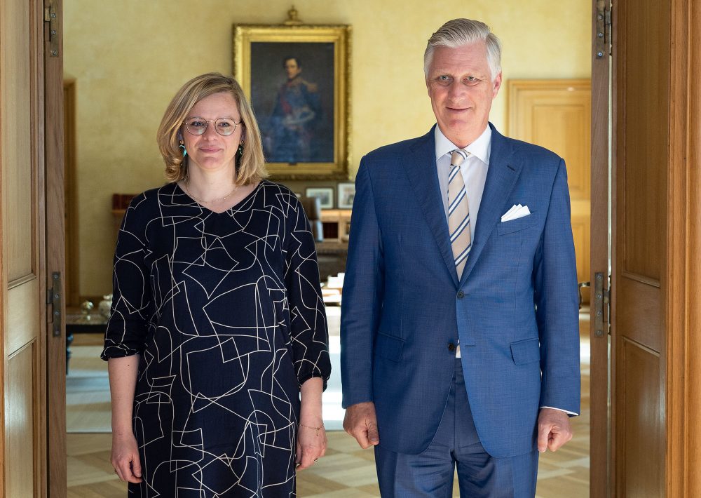Die neue Staatssekretärin für Chancengleichheit, Marie-Colline Leroy, hat den Amtseid bei König Philippe abgelegt
