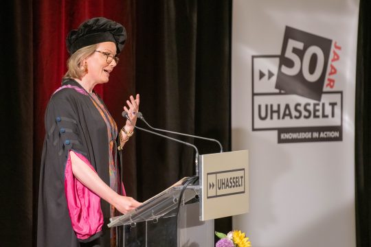 Königin Mathilde erhält Ehrendoktorwürde der Uni Hasselt (Bild: Jonas Roosens/Belga)