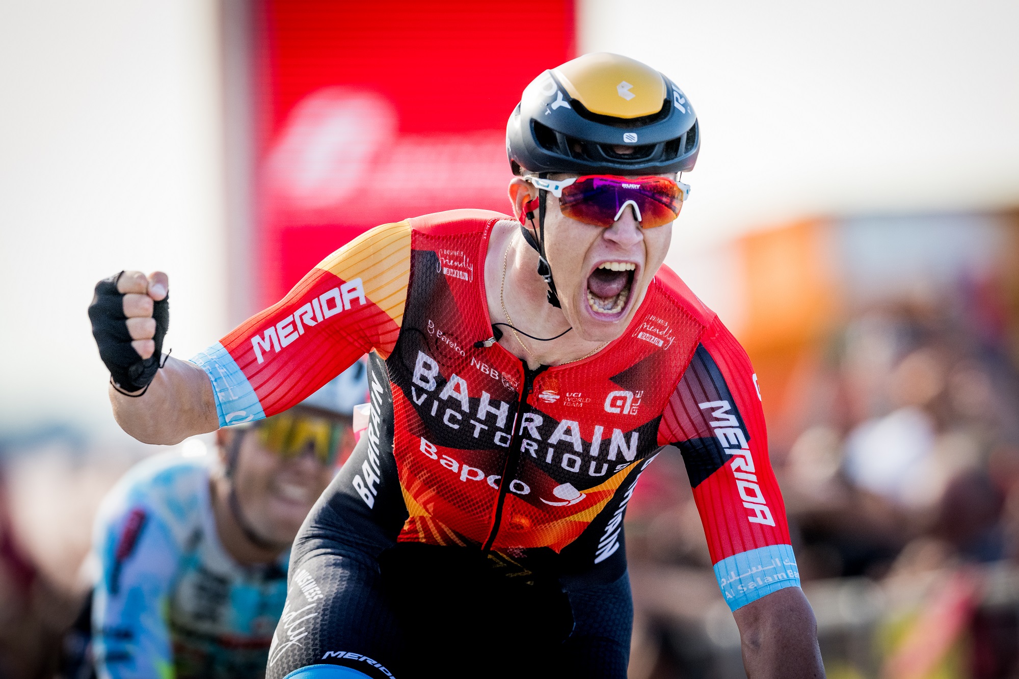 Jonathan Milan siegte im Massensprint bei der zweiten Etappe des Giro d'Italia (Bild: Jasper Jacobs/Belga)