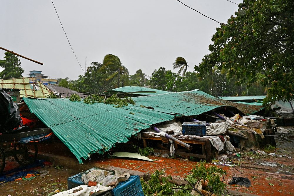 Ein beschädigtes Geschäft in Teknaf in Bangladesch infolge des Zyklons Mocha (Bild: Munir Uz Zaman/AFP)