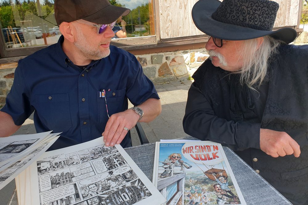 Roland Groteclaes und Hubert vom Venn schwelgen in Erinnerungen (Bild: Lena Orban/BRF)