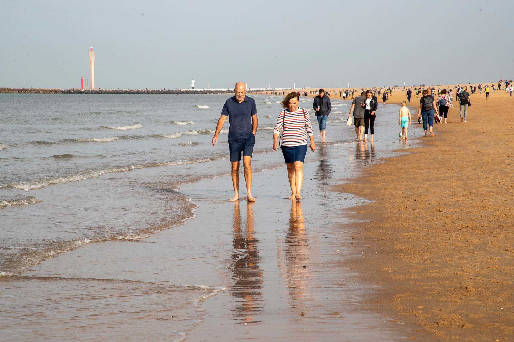 Touristen an der Küste in Ostende (Archivbild: Nicolas Maeterlinck/Belga)