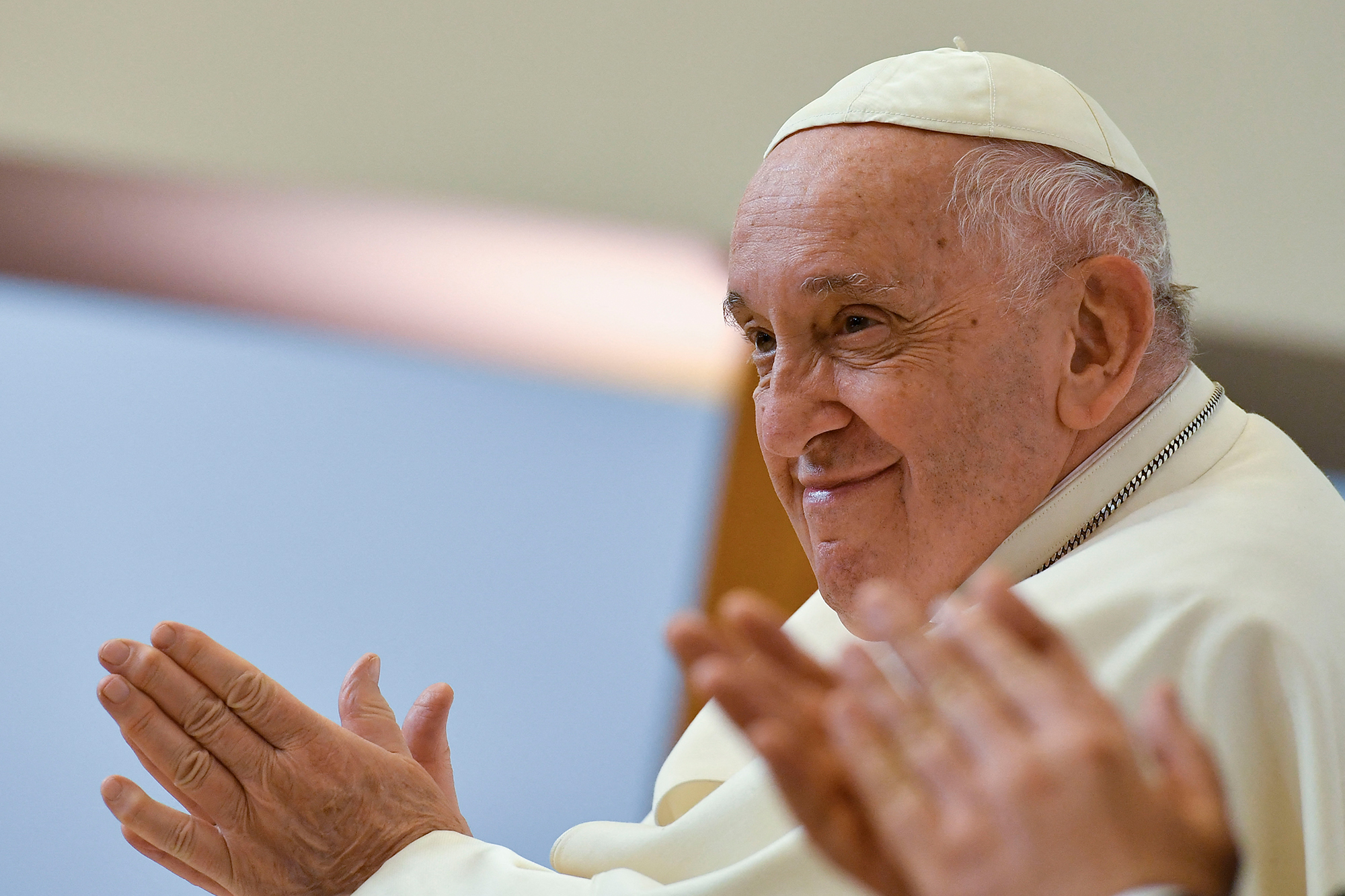 Papst Franziskus in Budapest am 30. April (Bild: Handout/Vatican Media/AFP)