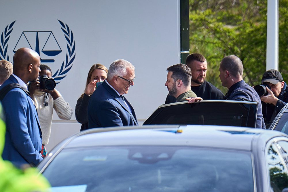 Der ukrainische Präsident Selenskyj bei seiner Ankunft am Internationalen Strafgerichtshof in Den Haag (Bild: Phil Nijhuis/ANP/AFP)