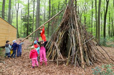 Waldtag der SGO-Kindergartenkinder (Bild: Julien Claessen/BRF)