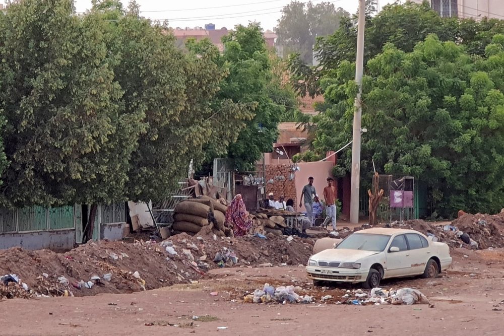 Schützengraben in der sudanesischen Hauptstadt Khartum inmitten anhaltender Kämpfe zwischen den Truppen der beiden rivalisierenden Generäle (Bild: AFP)