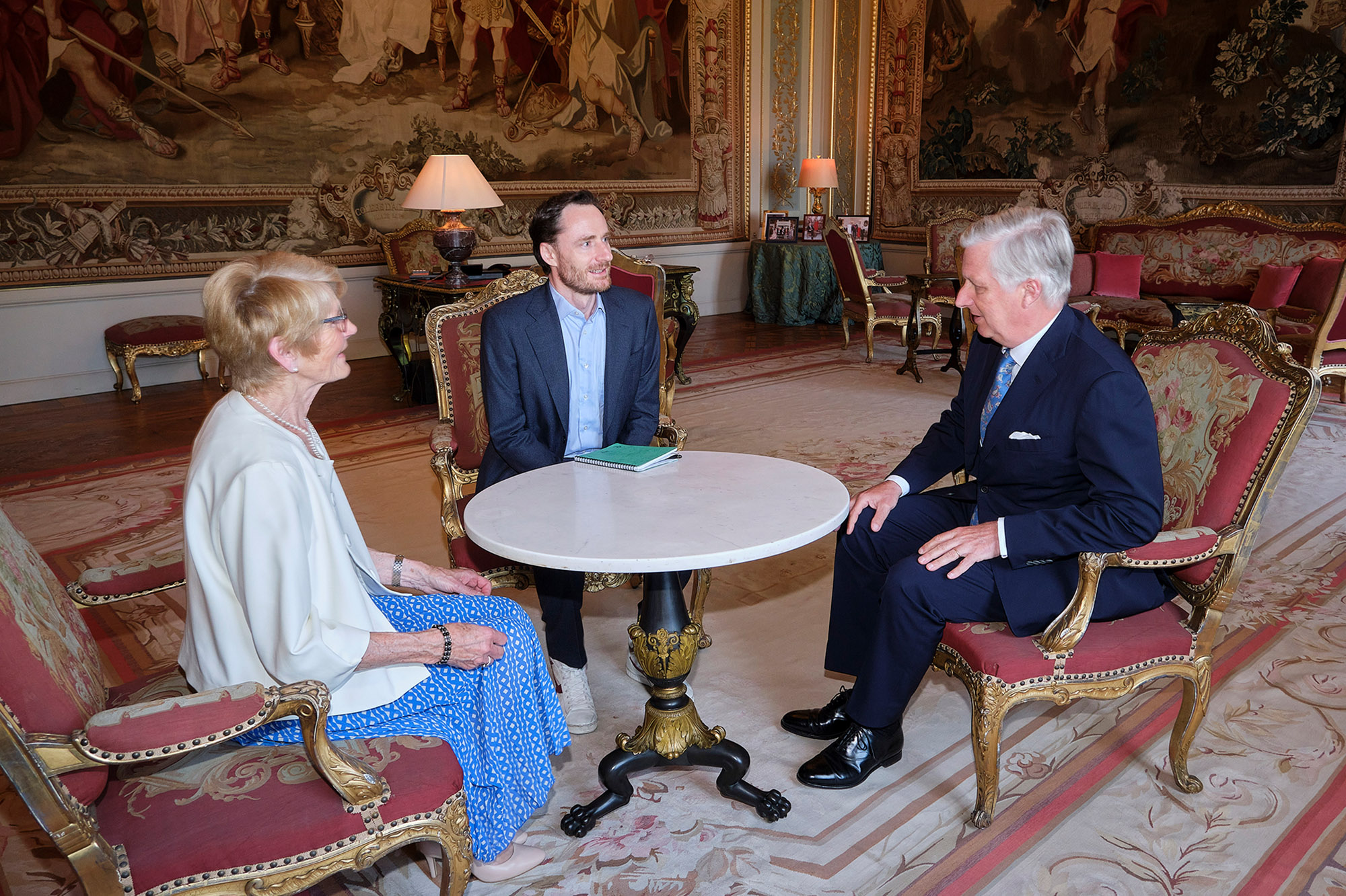 König empfängt Olivier Vandecasteele und dessen Mutter im Palast (Bild: Olivier Polet/Belga)