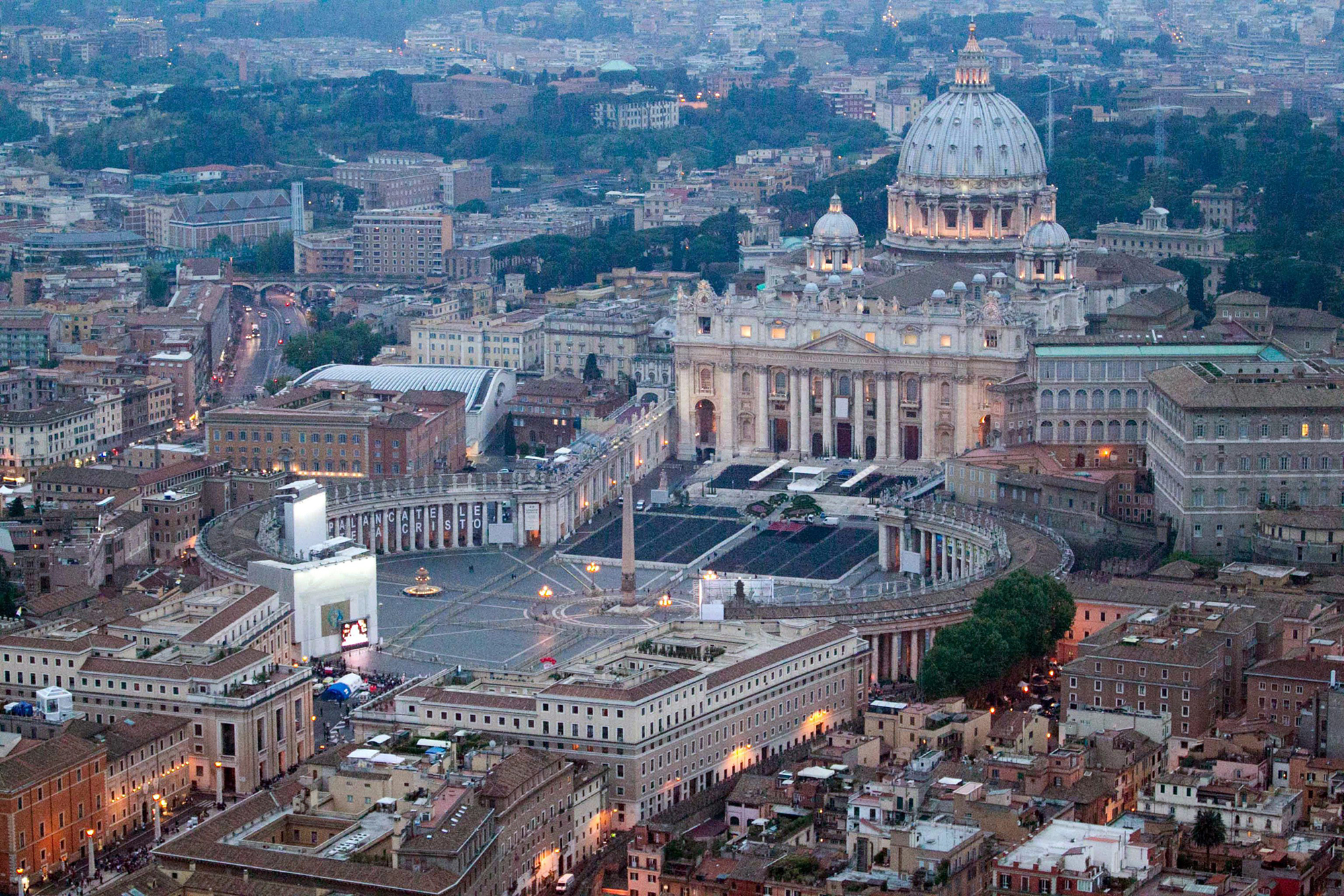 Blick auf Vatikan und Petersplatz (Illustrationsbild: Massimo Sestini/EPA)