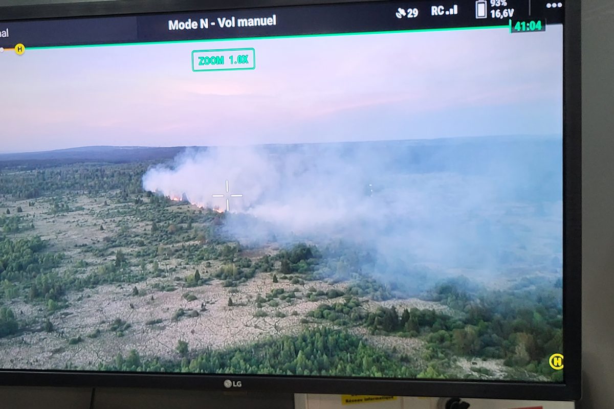 Überwachungsbilder auf dem Monitor der Einsatzkräfte (Bild: Christophe Ramjoie/BRF)