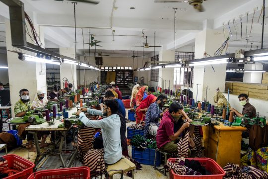 Aus Kleiderfabriken in Bangladesch wurden zahlreiche Verstöße gegen Menschenrechte gemeldet (Illustrationsbild: Munir Uz Zaman/AFP)