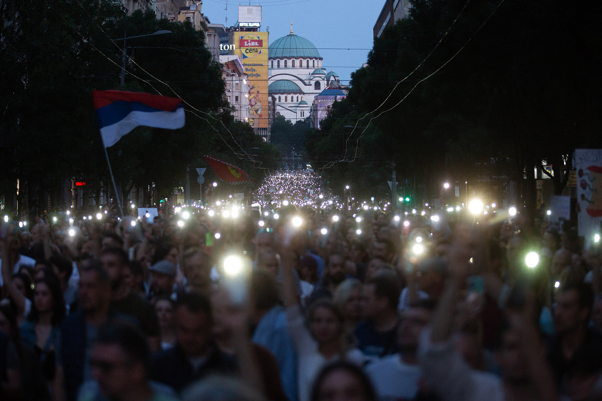 Demonstration in Belgrad am Samstag (Bild: Oliver Bunic/AFP)