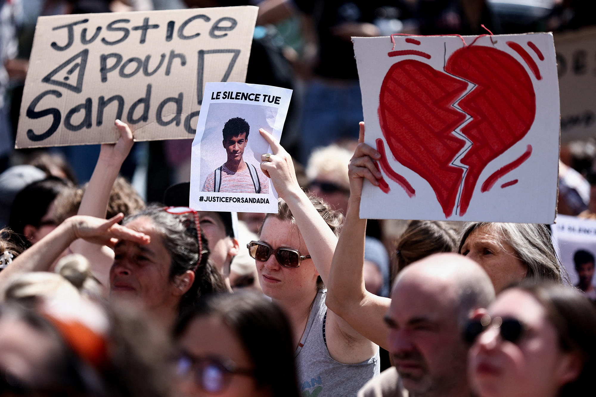 Protest gegen das Urteil im Fall Sanda Dia am Sonntag in Brüssel (Bild: Kenzo Tribouillard/AFP)