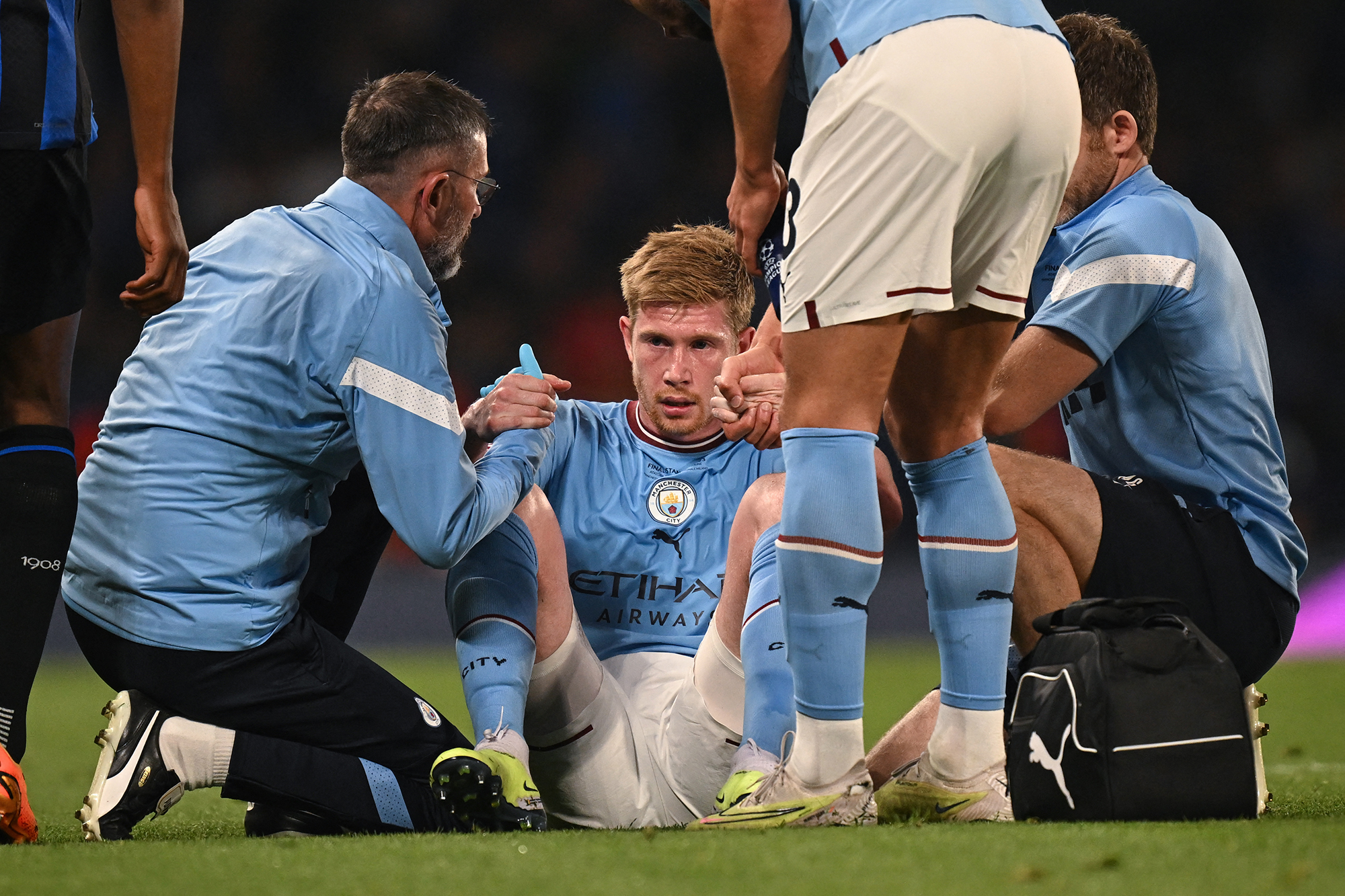 De Bruyne musste im Champions-League-Finale verletzt vom Platz (Bild: Paul Ellis/AFP)