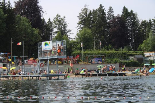 Freibadsaison in Robertville (Bild: Michaela Brück/BRF)