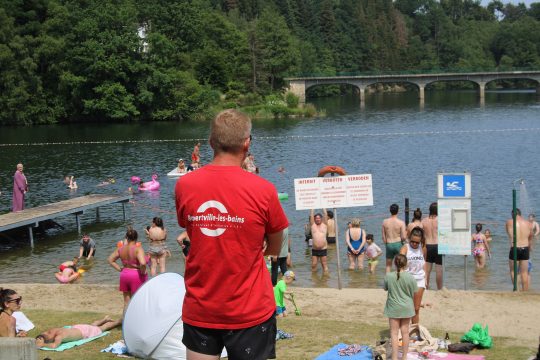 Eröffnung der Freibadsaison in Robertville (Bild: Michaela Brück/BRF)
